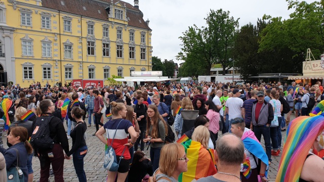 ../fotos/csd_oldenburg_2019/2019-06-15 12.45.45.jpg